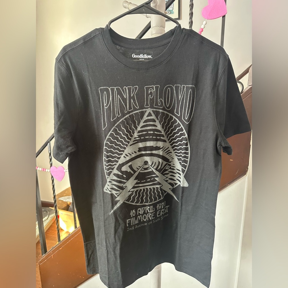 NWT Pink Floyd Black Graphic Tee